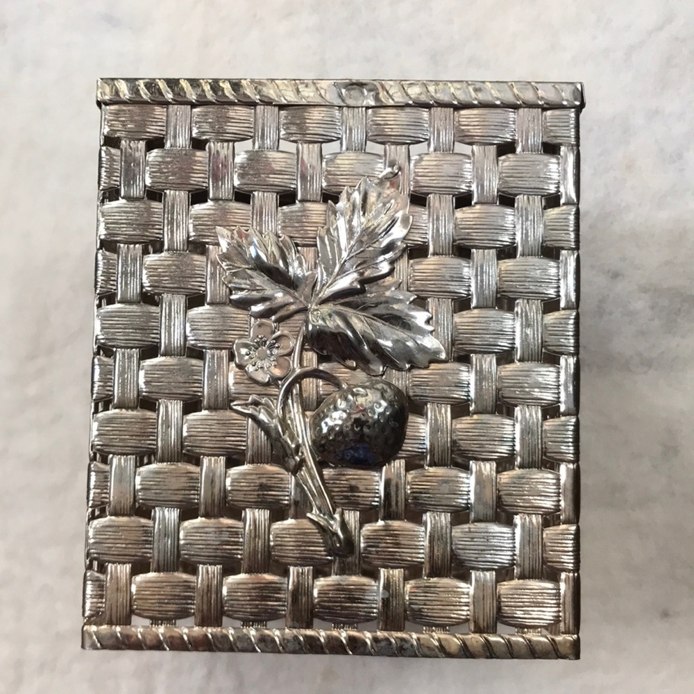 Silver basket-weave square tissue box cover